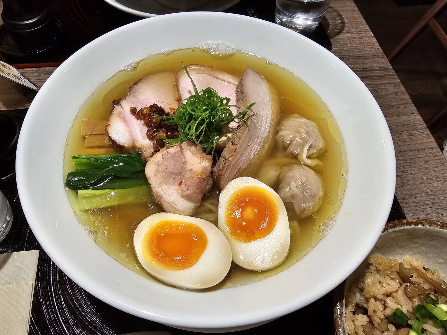 塩ラーメン　 鉢ノ葦葉 （はちのあしは）