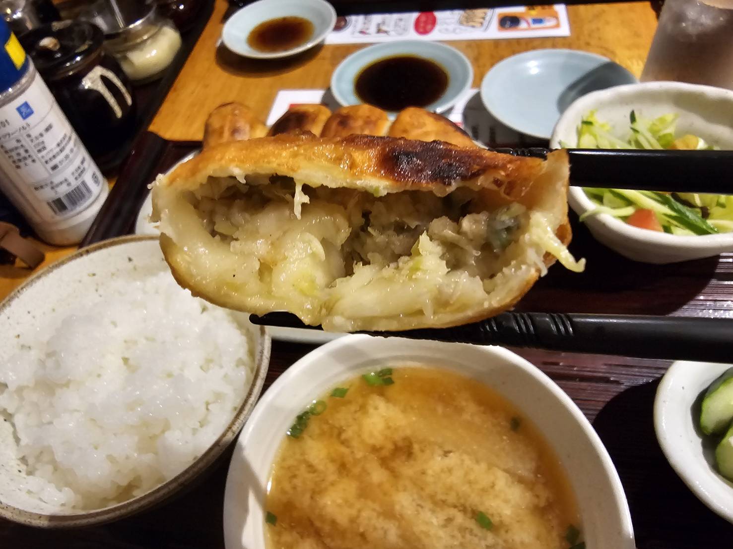 餃子の丸満 本店