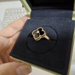 アルハンブラ リング オニキスを購入|ヴァンクリーフ&アーペル