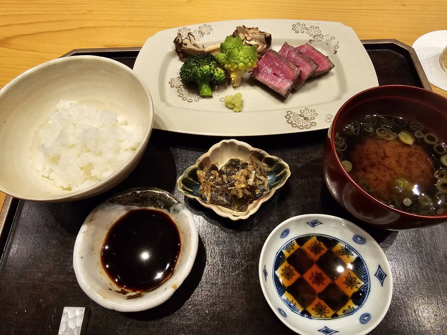 ガンツウ（guntû）食事