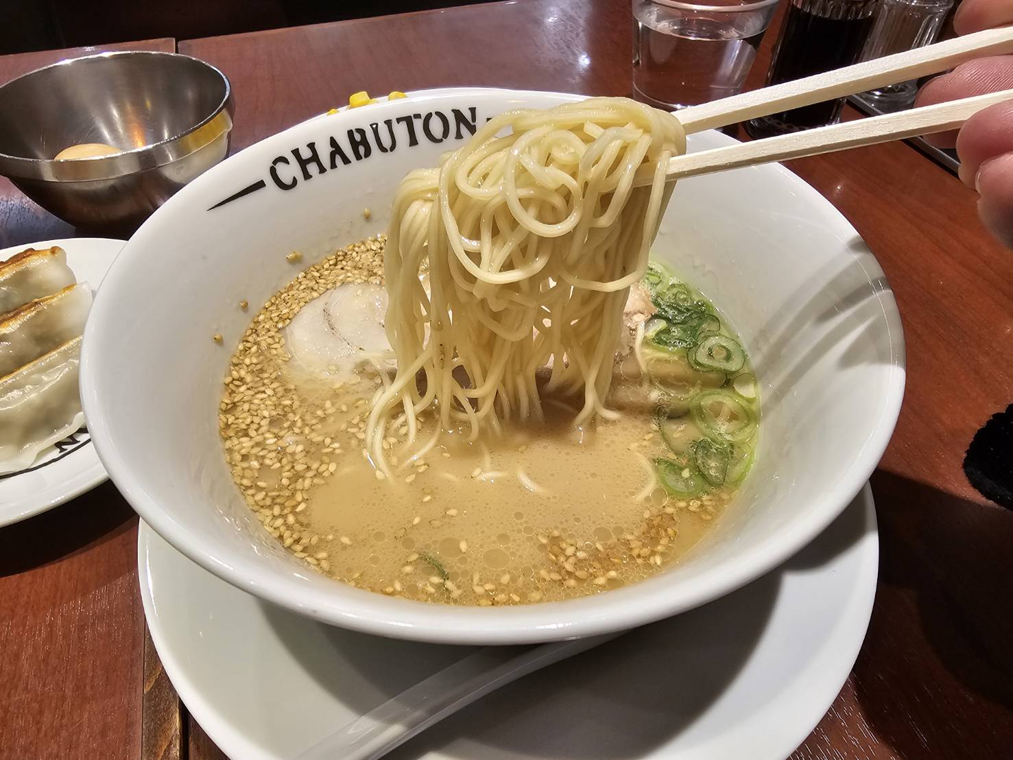 ちゃぶ屋 とんこつ らぁ麺 CHABUTON ヨドバシ横浜店